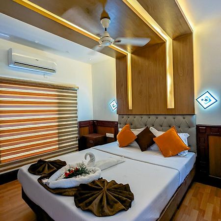 Grand Villa Houseboat Kumarakom Ngoại thất bức ảnh