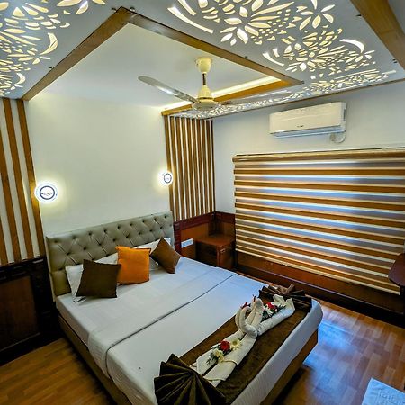 Grand Villa Houseboat Kumarakom Ngoại thất bức ảnh