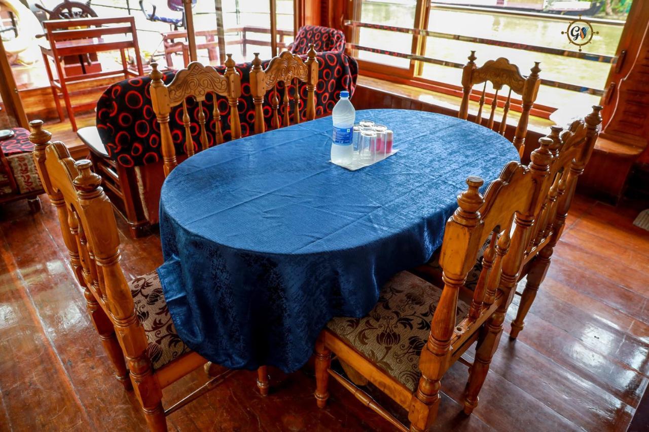 Grand Villa Houseboat Kumarakom Ngoại thất bức ảnh