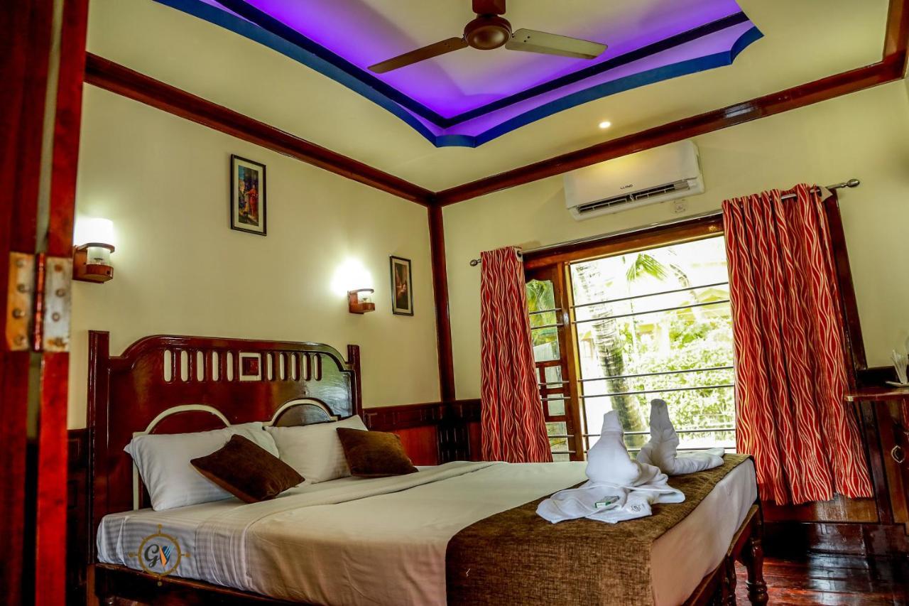 Grand Villa Houseboat Kumarakom Ngoại thất bức ảnh