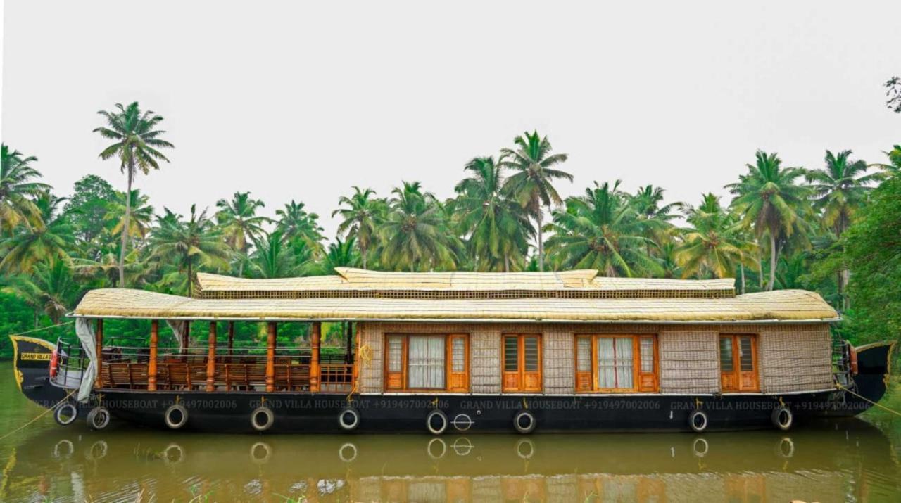 Grand Villa Houseboat Kumarakom Ngoại thất bức ảnh