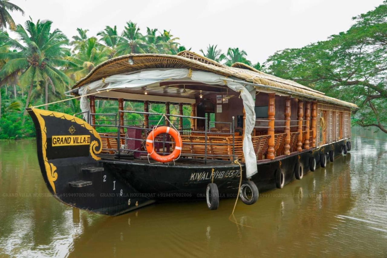 Grand Villa Houseboat Kumarakom Ngoại thất bức ảnh