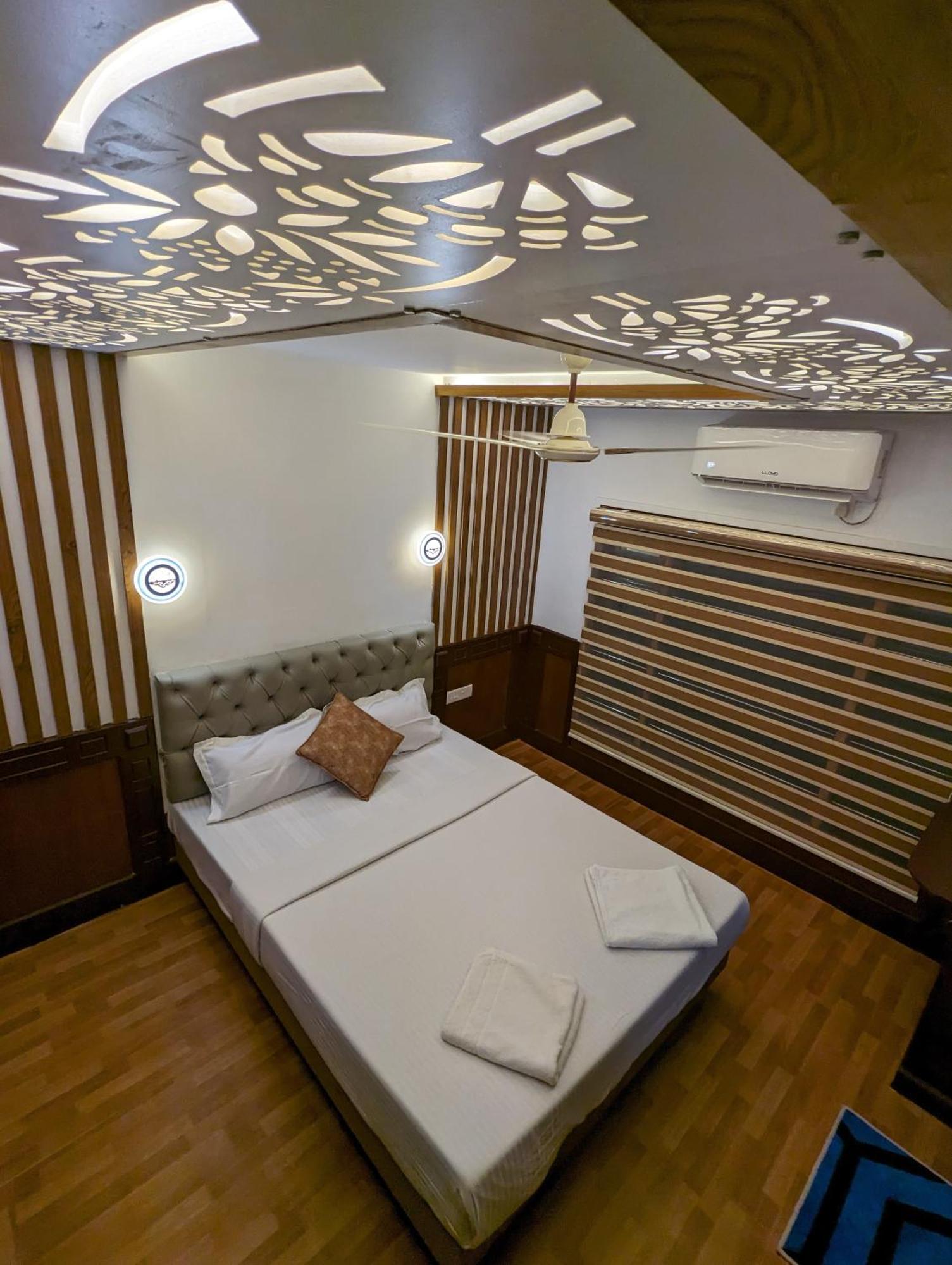 Grand Villa Houseboat Kumarakom Ngoại thất bức ảnh