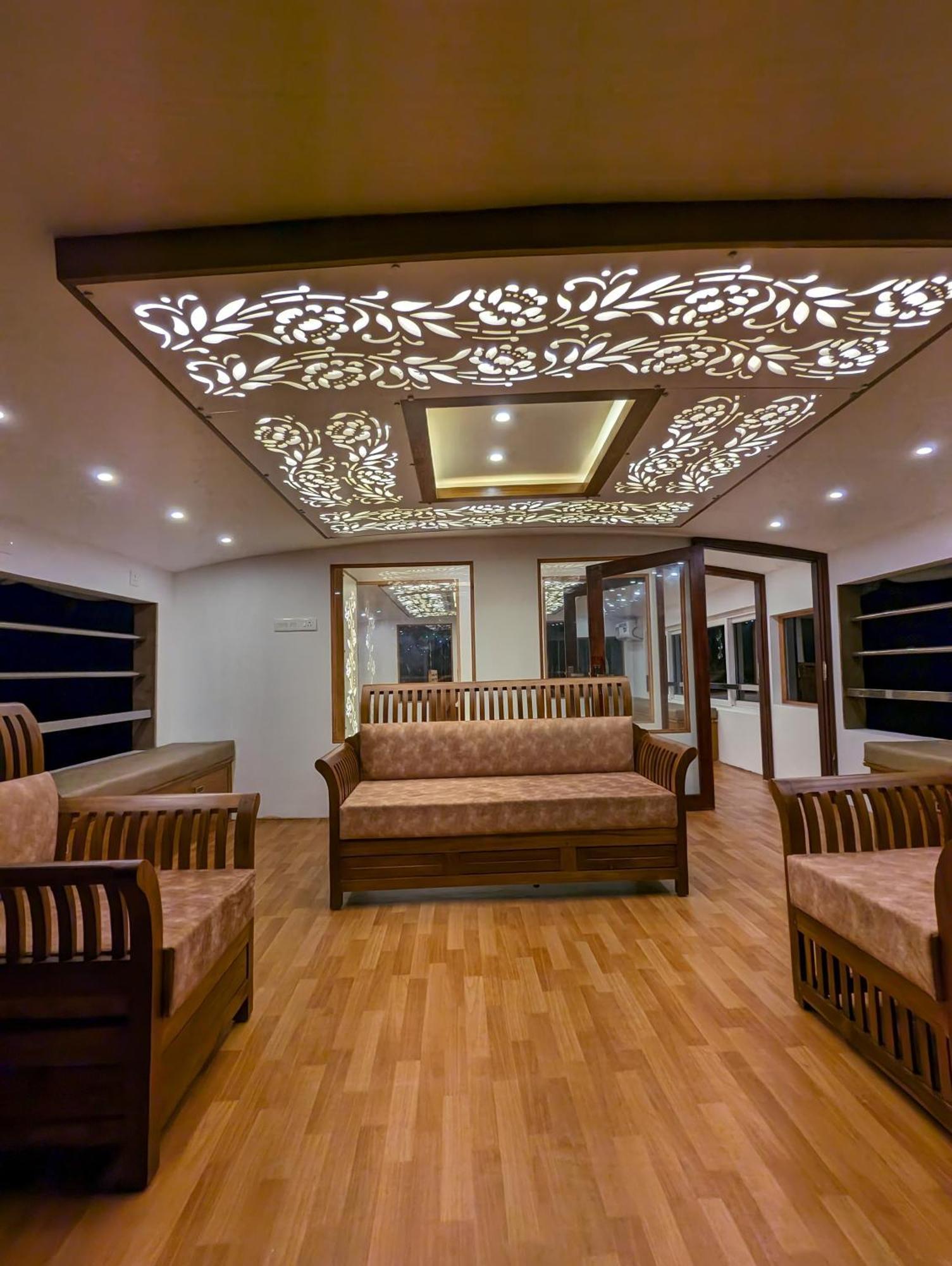 Grand Villa Houseboat Kumarakom Ngoại thất bức ảnh