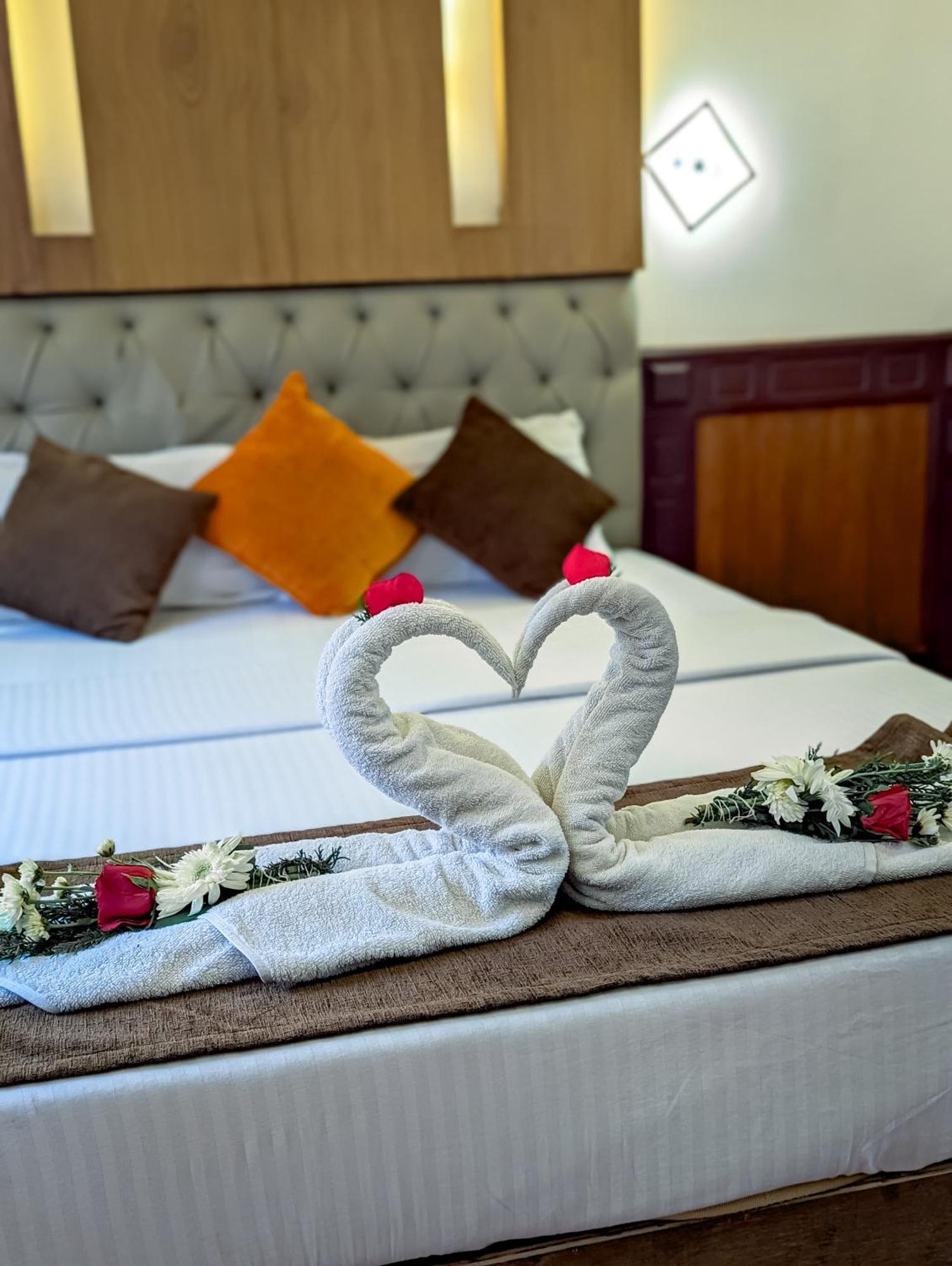Grand Villa Houseboat Kumarakom Ngoại thất bức ảnh