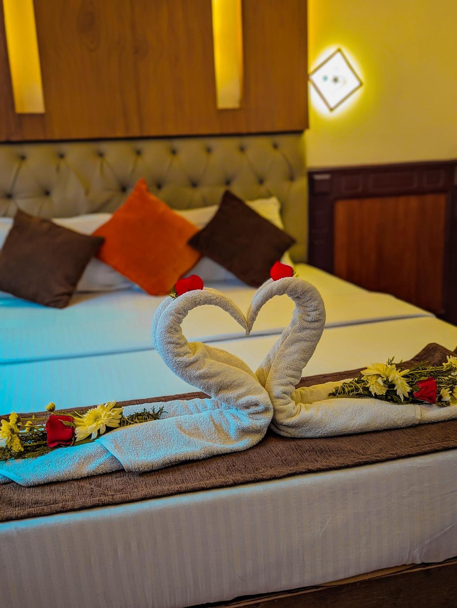 Grand Villa Houseboat Kumarakom Ngoại thất bức ảnh